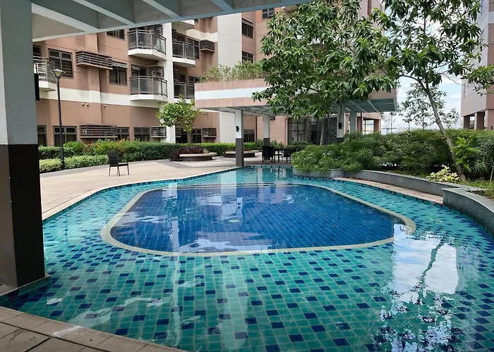 Luxury 1br Bayfront Staycation - Free Wi-fi, Swimming Pool, Near Airport, Moa And Picc Manila