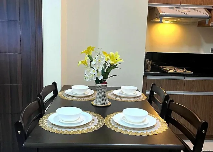 Luxury 1br Bayfront Staycation - Free Wi-fi, Swimming Pool, Near Airport, Moa And Picc * Manila