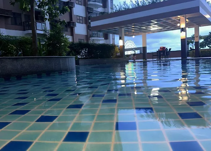 Luxury 1br Bayfront Staycation - Free Wi-fi, Swimming Pool, Near Airport, Moa And Picc Apartment *