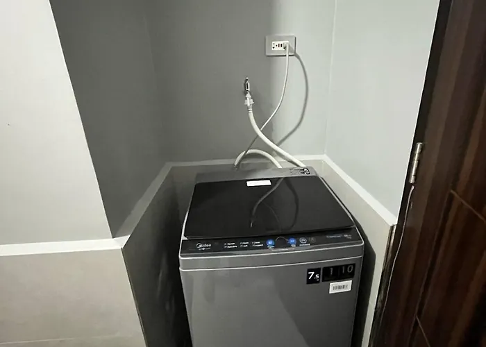 Luxury 1br Bayfront Staycation - Free Wi-fi, Swimming Pool, Near Airport, Moa And Picc *
