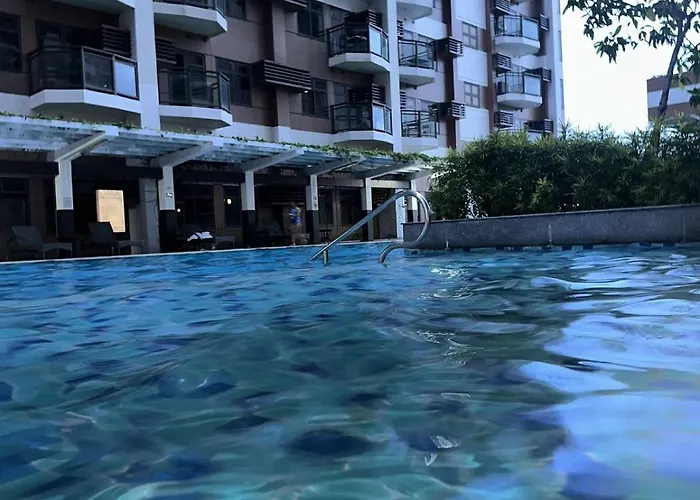 Luxury 1br Bayfront Staycation - Free Wi-fi, Swimming Pool, Near Airport, Moa And Picc Apartment