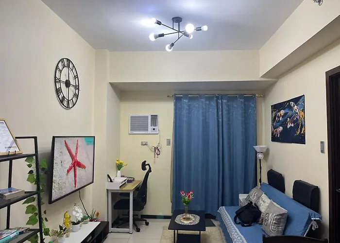 Luxury 1br Bayfront Staycation - Free Wi-fi, Swimming Pool, Near Airport, Moa And Picc Apartment Manila
