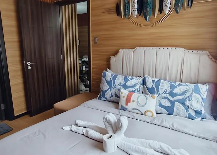 Apartment Luxury 1br Bayfront Staycation - Free Wi-fi, Swimming Pool, Near Airport, Moa And Picc Manila