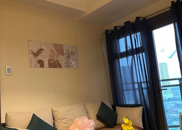 Luxury 1br Bayfront Staycation - Free Wi-fi, Swimming Pool, Near Airport, Moa And Picc Apartment Manila
