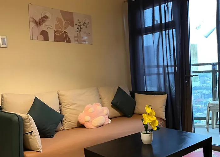 Luxury 1br Bayfront Staycation - Free Wi-fi, Swimming Pool, Near Airport, Moa And Picc