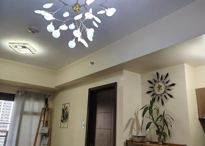 Luxury 1br Bayfront Staycation - Free Wi-fi, Swimming Pool, Near Airport, Moa And Picc *