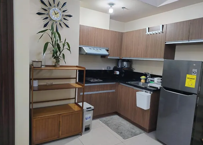 Apartment Luxury 1br Bayfront Staycation - Free Wi-fi, Swimming Pool, Near Airport, Moa And Picc Manila